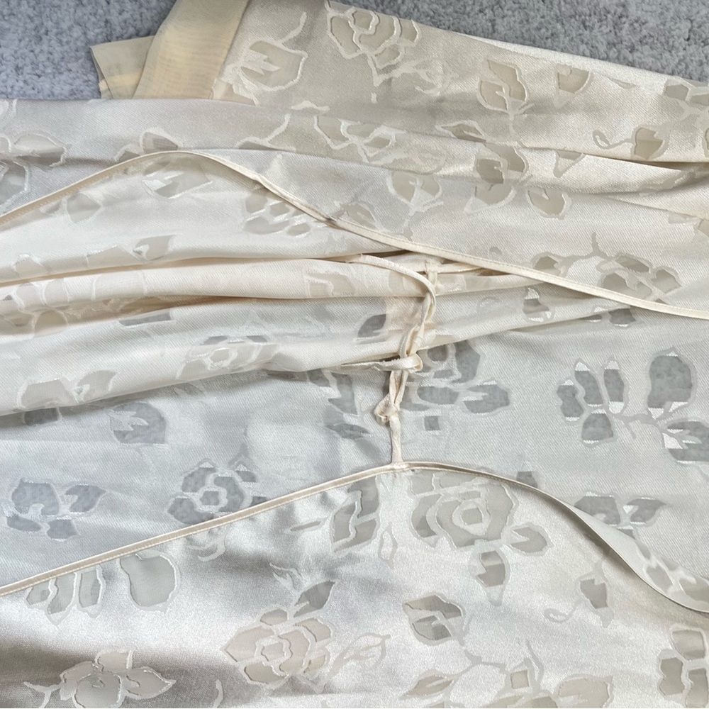 NEW Women's Jones of New York Intimates Ivory Floral Night Robe Size L/XL - Picture 6 of 9